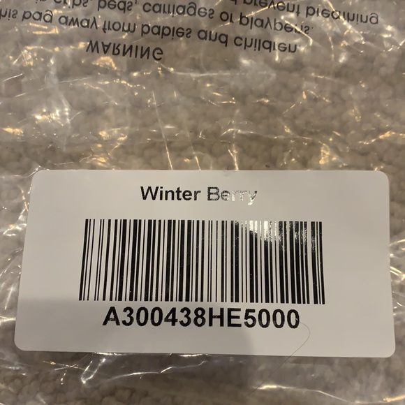 New with tags. Vera Bradley fleece throw - Picture 2 of 2